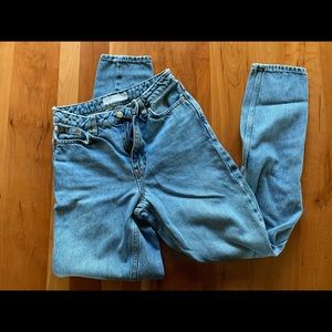 TopShop Mom Jeans - W26”xL34”